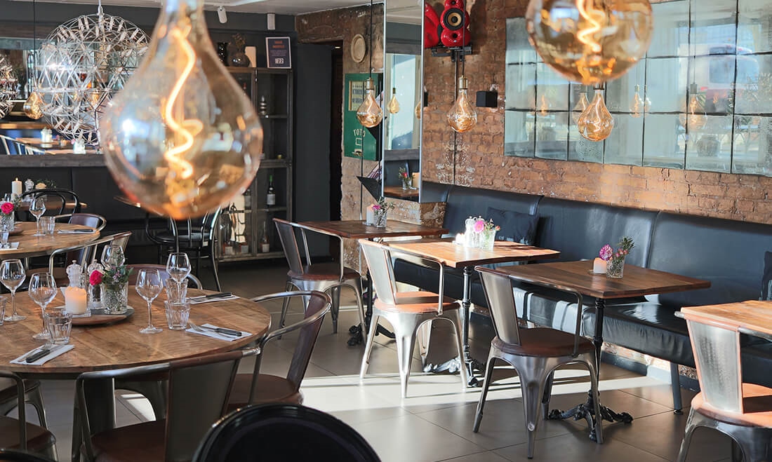 22 Kitchen & Bar